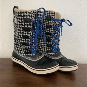 Sorel houndstooth boots size 7